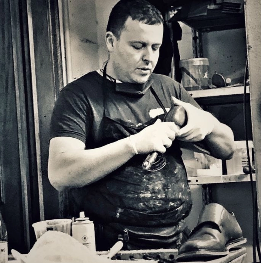 Simone del tevere restauro di scarpe e borse